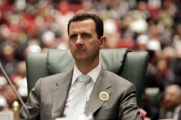 „Řezník z Damašku“ žije rok po svržení v ruském luxusu a hraje hry