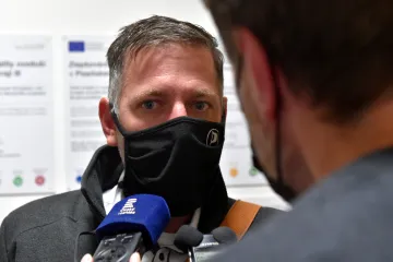 Zastupitelé Plzeňského kraje odvolali celou radu. Novým hejtmanem je Pirát Špoták