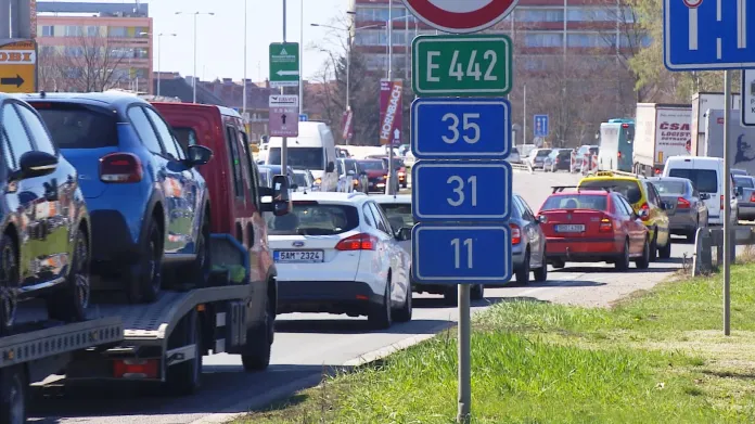Chytré semafory v Hradci mají urychlit průjezd Hradcem Králové