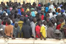 Afričtí migranti chtějí do Evropy stůj co stůj. Proklouznout se teď snaží přes Tunisko
