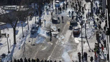 Střety mezi federálními agenty a místními po druhé smrtelné střelbě v Minneapolisu