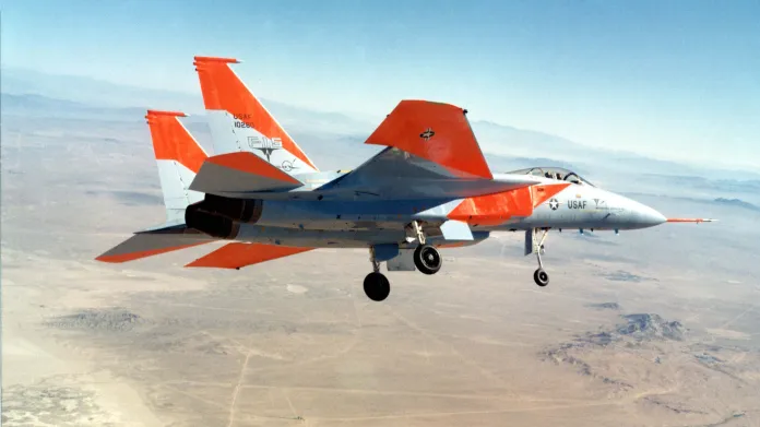 27. července 1972 se první prototyp F-15-A vznesl k nebi z Edwardsovy vojenské základny v Kalifornii.