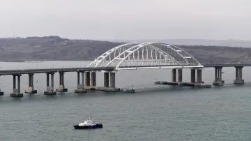 Krym s Ruskem spojil železniční most