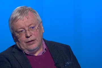 Společnost potřebuje silnou demokratickou osobnost. Prezident Zeman ji štěpí, míní historik