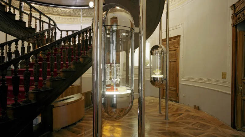 Museum für Glas und Keramik, Teherán / Hans Hollein