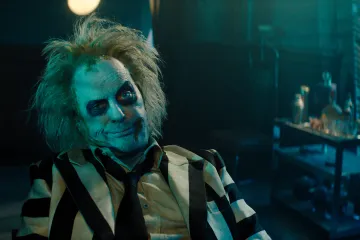V Benátkách promítnou nového Beetlejuice, Jokera i Almodóvara