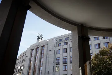 ČNB zásadní změny nechystá, platí kurz 27 korun za euro