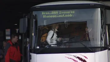 Cestující autobusem