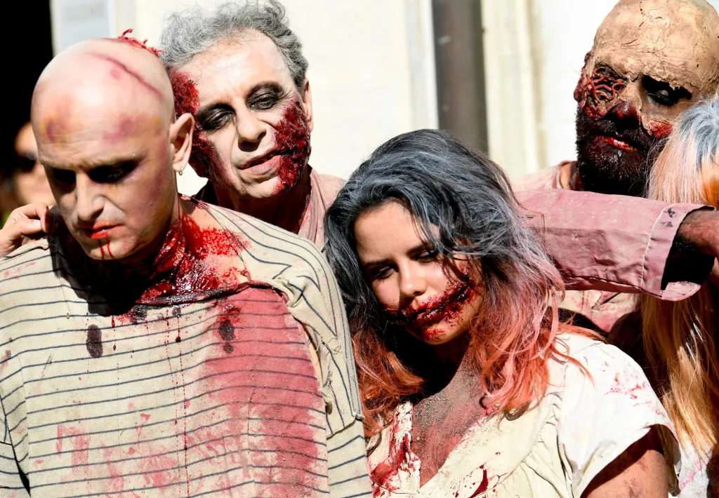Návštěvníci filmu „Fulci for Fake“ se na promítání dokonale připravili