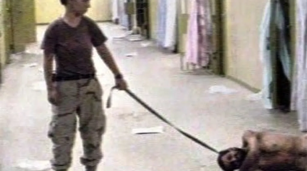 Mučení iráckých vězňů