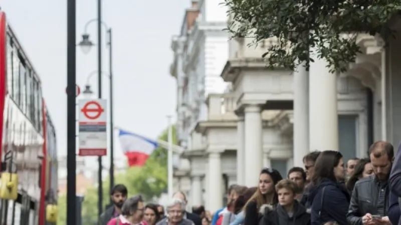 Fronta před volební místností na francouzském lyceu v Londýně,  Autor: David Mirzoeff,  Zdroj: ČTK/PA