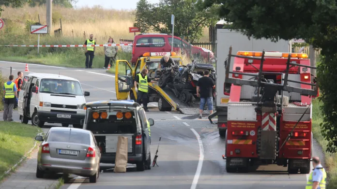 V červenci 2014 zemřeli při havárii v Klimkovicích dva lidé z osobního auta. Rychle jedoucí kamion do něj zezadu narazil a zamáčkl ho do kamionu před ním.