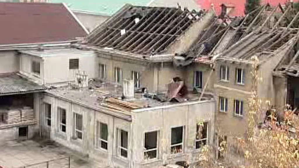 Demolice bývalého hostince v Duchcově