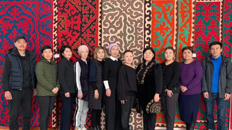 Altyn Kapalovová s kolegy z muzea