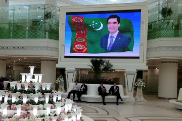 Zavrhli videohry, balet nebo zlaté zuby. Teď chce Turkmenistán vymýtit kouření