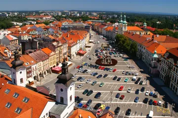 Špatný stav Velkého náměstí v Hradci Králové má vyřešit rekonstrukce