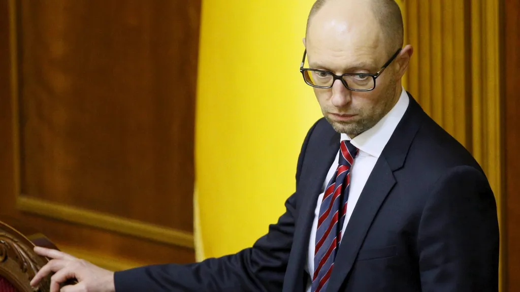 Arsenij Jaceňuk zůstává ukrajinským premiérem