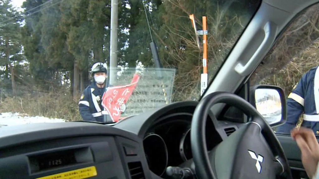 Přístupové cesty do Namie střeží policie