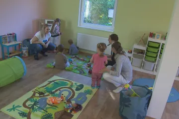 Fakultní nemocnice v Brně otevřela firemní školku. Hlídání dětí nabízí 24 hodin denně 