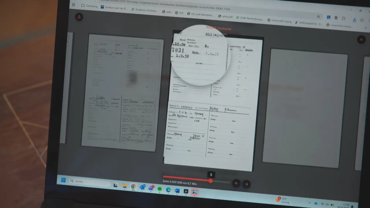 Americký archiv nahrál na internet sbírku členských legitimací NSDAP