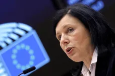 Evropská komise nikoho nekárá, říká Jourová ke zprávě o stavu právního státu unijních zemí
