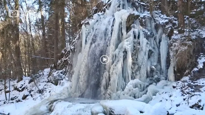 iReportérka Marie Špilauerová: Zamrzlý vodopád na řece Stropnici v Novohradských horách