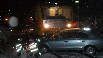 Noční nehoda na přejezdu v centru Zlína