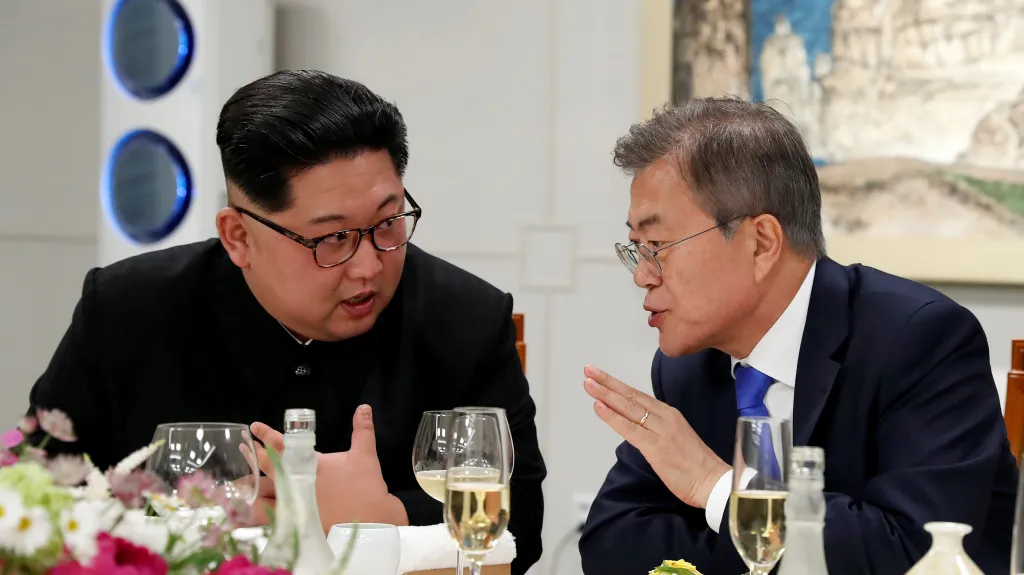 Kim Čong-un v rozhovoru se svým jihokorejským protějškem