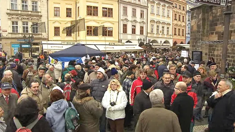 Protesty na Staroměstském náměstí