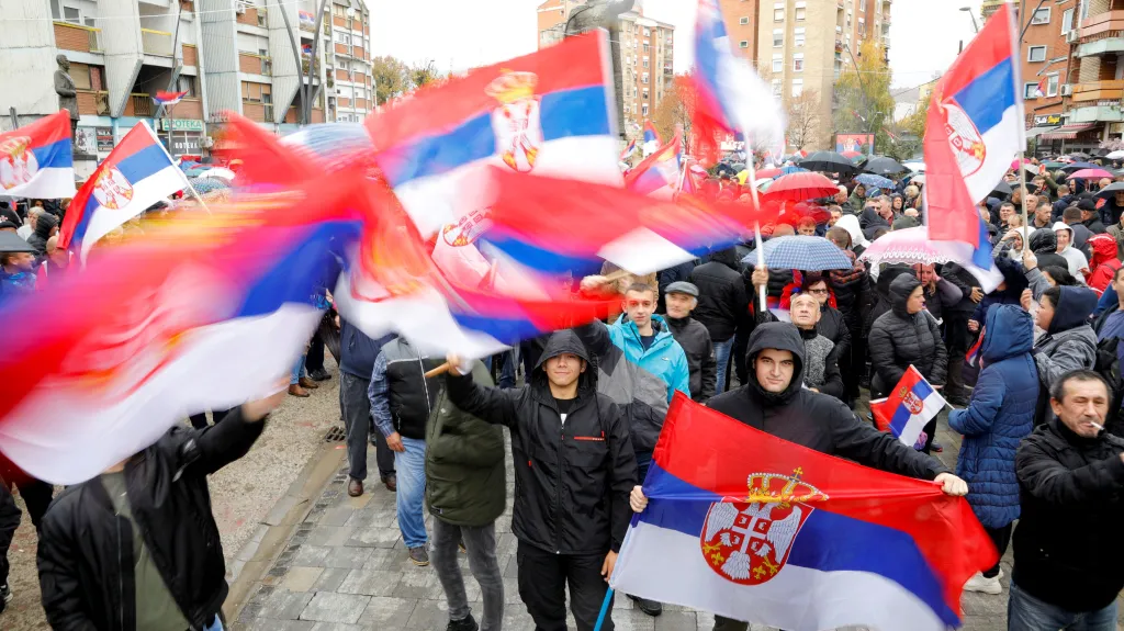 Srbský protest v Severní Mitrovici začátkem listopadu 2022