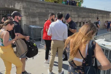 V Paříži začalo mistrovství světa v ragby. V pohotovosti jsou fanoušci i policisté