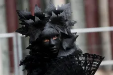 Benátky zdobí karnevalové masky. Slavnosti potrvají dva týdny