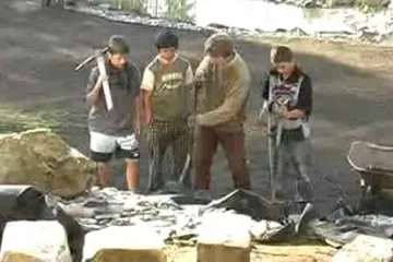 Poběžovičtí žáci zvelebovali školní zahradu