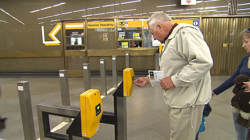 Cestující v metru