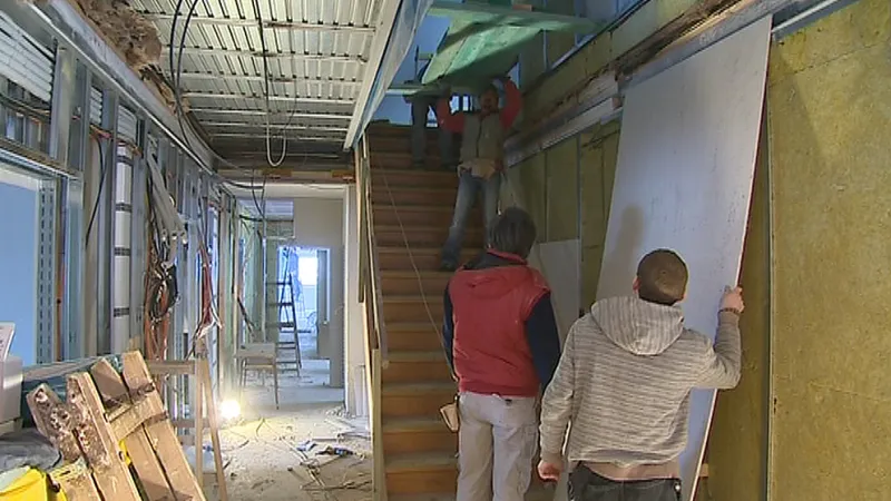 Montáž školky ve Hvozdné