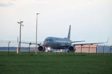 V Berlíně přistál letoun ze Súdánu. Mezi evakuovanými jsou dva Češi 