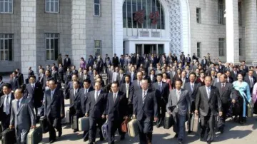 Příjezd delegátů na kongres Korejské strany práce