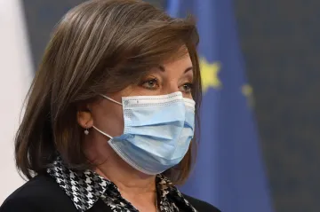 Vláda schválila odklad splácení úvěrů až o půl roku. ČNB zmírnila pravidla pro hypotéky