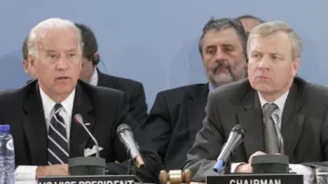 Joe Biden a Jaap de Hoop Scheffer