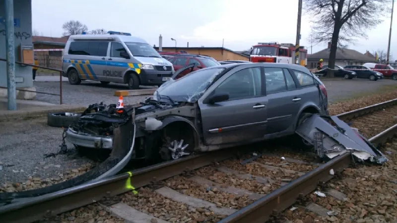 Nehoda na přejezdu ve Vracově v lednu 2015