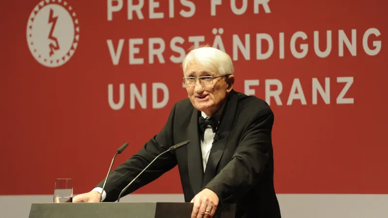 Německý filozof Jürgen Habermas na snímku z roku 2010.