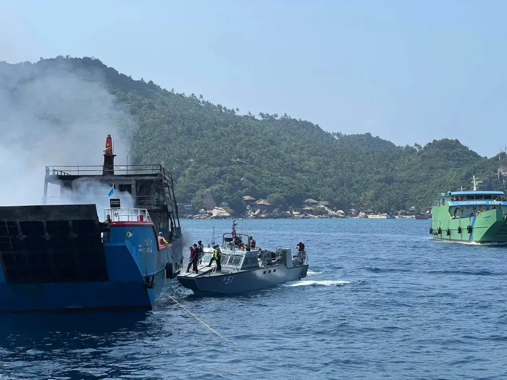 Požár lodi v Thajsku