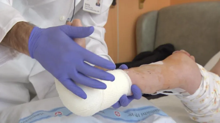 Taťána podstupuje v hradecké nemocnici rehabilitaci