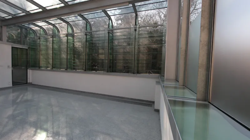 Přístavba zimní zahrady k pražské vile od architekta K. Roškota (Petr Franta architekti & ASOC)