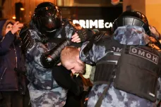 Petříček a Hamáček odsoudili potlačení demonstrací v Rusku. Kritika zní i ze světa