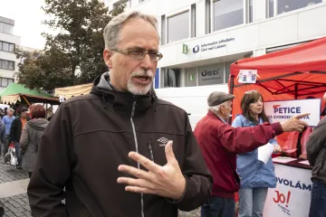 Náměstek MŠMT Kettner se omluvil Minářovi a Halíkovi za sdílení falešného snímku