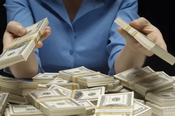 Finanční svět na pokraji války - devalvace měny je příliš lákavá