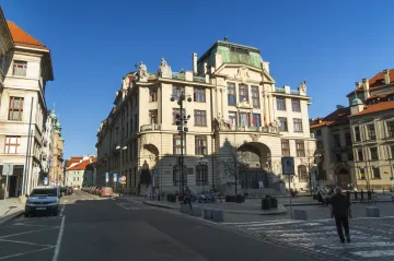 Pražští zastupitelé jednali kvůli Hlubučkovi do pěti do rána. Rozhodli o auditu v dopravním podniku