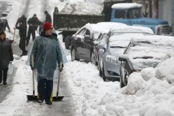 Východ Evropy trápí tuhé mrazy, Británii záplavy
