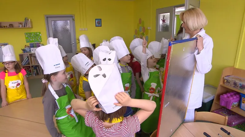 Plná třída malých kuchařů